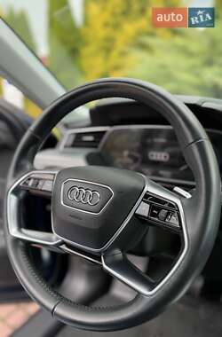Внедорожник / Кроссовер Audi e-tron 2020 в 