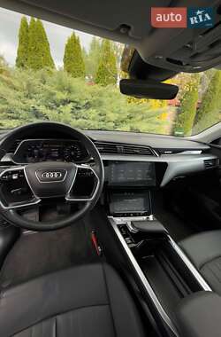 Внедорожник / Кроссовер Audi e-tron 2020 в 