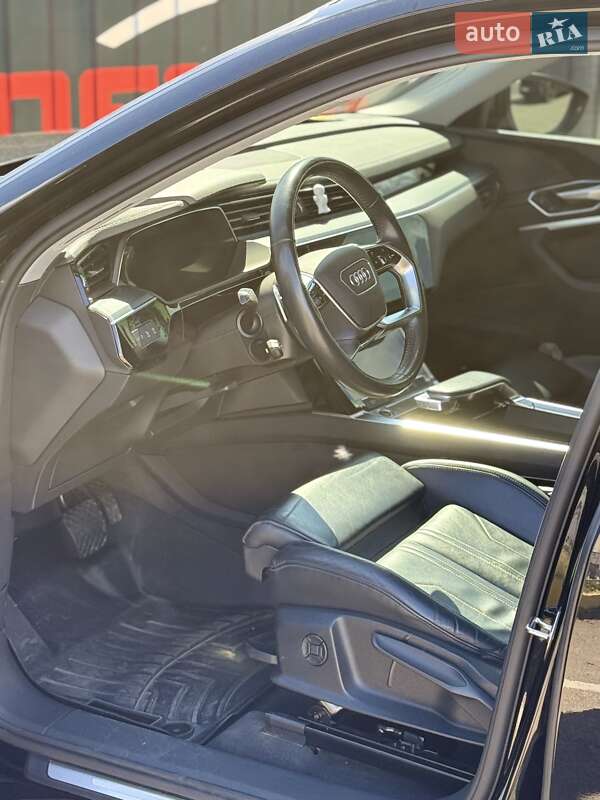 Внедорожник / Кроссовер Audi e-tron 2020 в Киеве