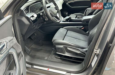 Внедорожник / Кроссовер Audi e-tron 2022 в 
