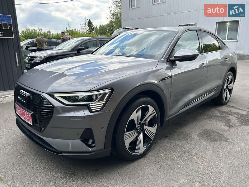 Внедорожник / Кроссовер Audi e-tron 2022 в Киеве