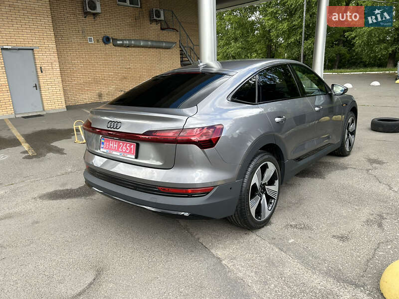Внедорожник / Кроссовер Audi e-tron 2022 в Киеве