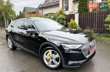 Внедорожник / Кроссовер Audi e-tron 2023 в 