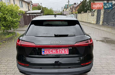 Внедорожник / Кроссовер Audi e-tron 2023 в 