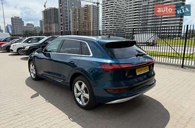 Внедорожник / Кроссовер Audi e-tron 2019 в 