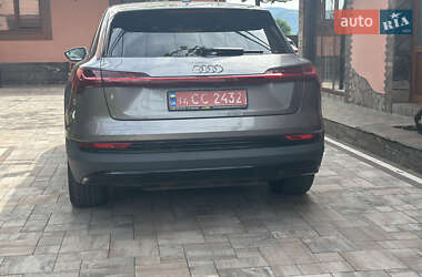 Внедорожник / Кроссовер Audi e-tron 2020 в 