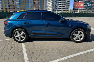 Внедорожник / Кроссовер Audi e-tron 2019 в 