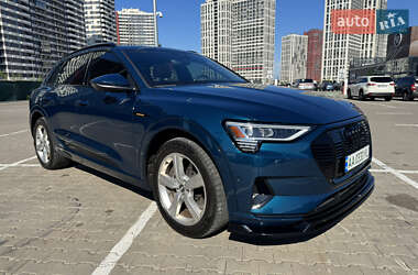 Внедорожник / Кроссовер Audi e-tron 2019 в 