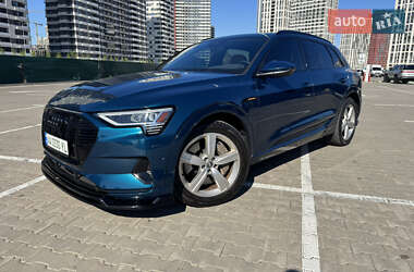 Внедорожник / Кроссовер Audi e-tron 2019 в 