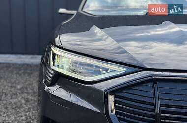 Внедорожник / Кроссовер Audi e-tron 2019 в 