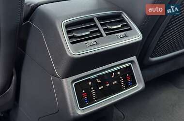 Внедорожник / Кроссовер Audi e-tron 2019 в 