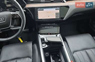 Внедорожник / Кроссовер Audi e-tron 2019 в 