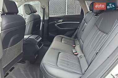 Внедорожник / Кроссовер Audi e-tron 2019 в 