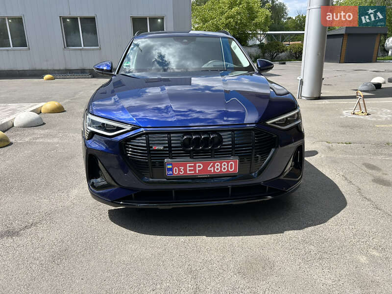 Позашляховик / Кросовер Audi e-tron 2022 в Києві