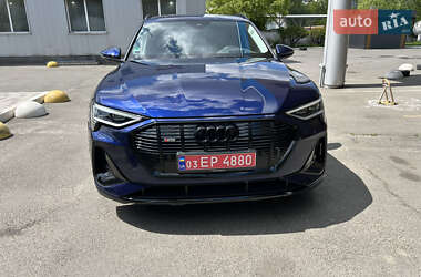 Позашляховик / Кросовер Audi e-tron 2022 в 