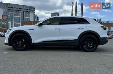Внедорожник / Кроссовер Audi e-tron 2021 в 