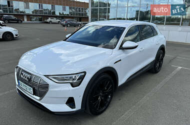 Внедорожник / Кроссовер Audi e-tron 2021 в 