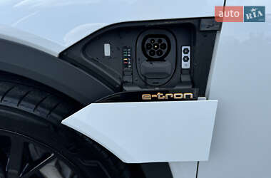 Внедорожник / Кроссовер Audi e-tron 2021 в 