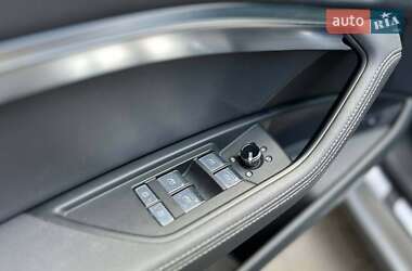 Внедорожник / Кроссовер Audi e-tron 2019 в 