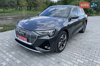 Внедорожник / Кроссовер Audi e-tron 2021 в 