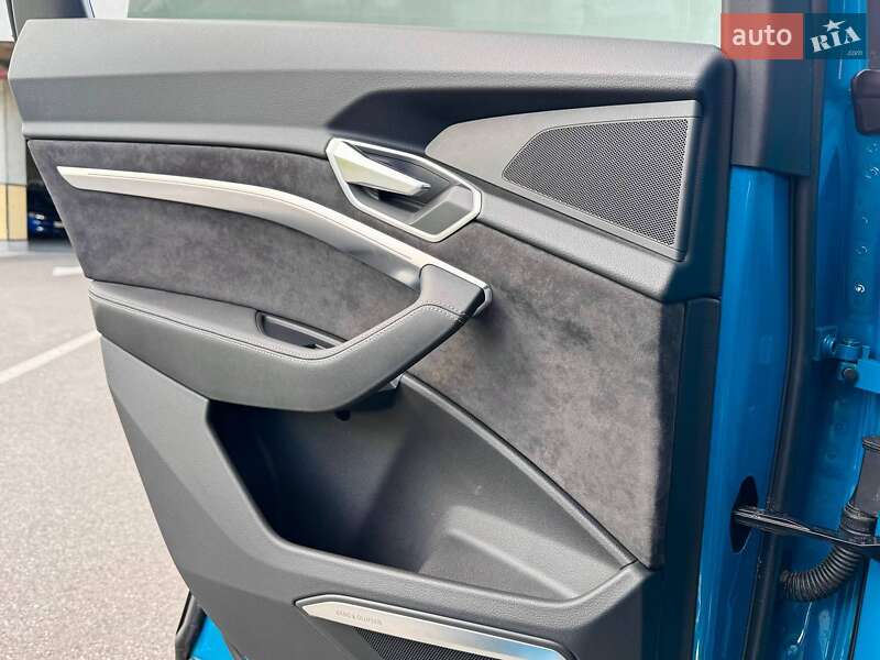 Внедорожник / Кроссовер Audi e-tron 2019 в Киеве фото 43 Внедорожник / Кроссовер Audi e-tron 2019 в Киеве