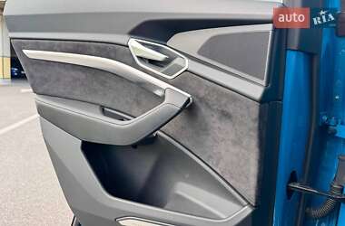Внедорожник / Кроссовер Audi e-tron 2019 в 