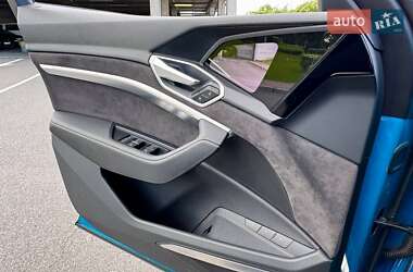 Внедорожник / Кроссовер Audi e-tron 2019 в 