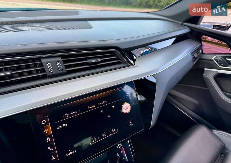 Внедорожник / Кроссовер Audi e-tron 2019 в Киеве фото 36 Внедорожник / Кроссовер Audi e-tron 2019 в Киеве