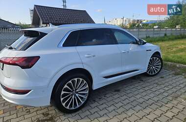 Внедорожник / Кроссовер Audi e-tron 2019 в 