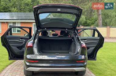 Внедорожник / Кроссовер Audi e-tron 2019 в 