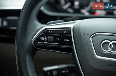 Внедорожник / Кроссовер Audi e-tron 2022 в 