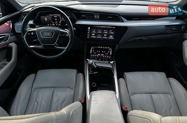 Внедорожник / Кроссовер Audi e-tron 2019 в 