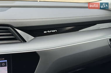 Внедорожник / Кроссовер Audi e-tron 2020 в 