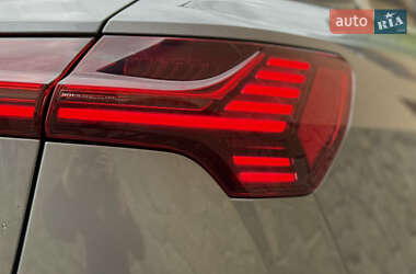 Внедорожник / Кроссовер Audi e-tron 2019 в 