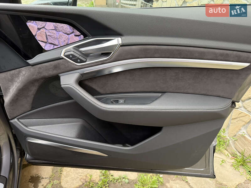 Внедорожник / Кроссовер Audi e-tron 2019 в Тячеве