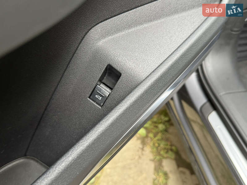 Внедорожник / Кроссовер Audi e-tron 2019 в Тячеве