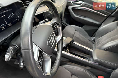 Внедорожник / Кроссовер Audi e-tron 2019 в 
