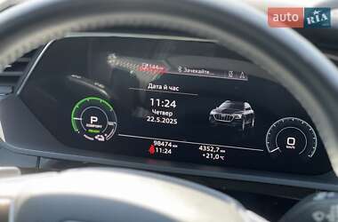 Позашляховик / Кросовер Audi e-tron 2019 в 