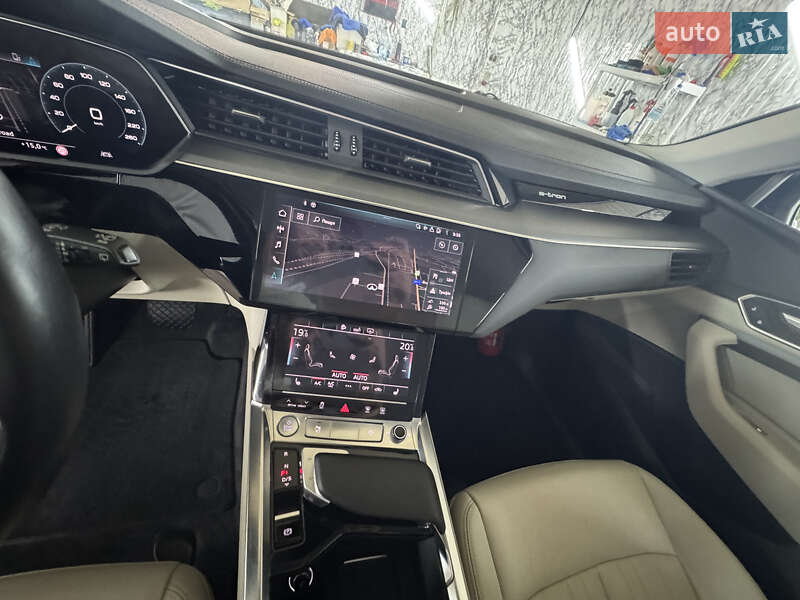 Внедорожник / Кроссовер Audi e-tron 2019 в Львове