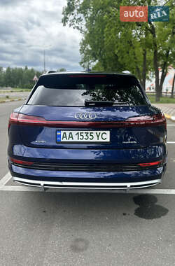Внедорожник / Кроссовер Audi e-tron 2020 в 