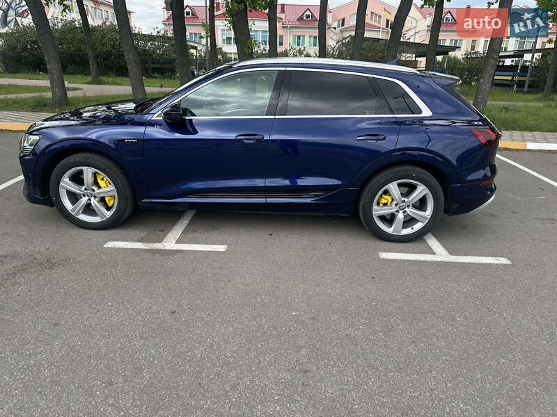 Внедорожник / Кроссовер Audi e-tron 2020 в Киеве