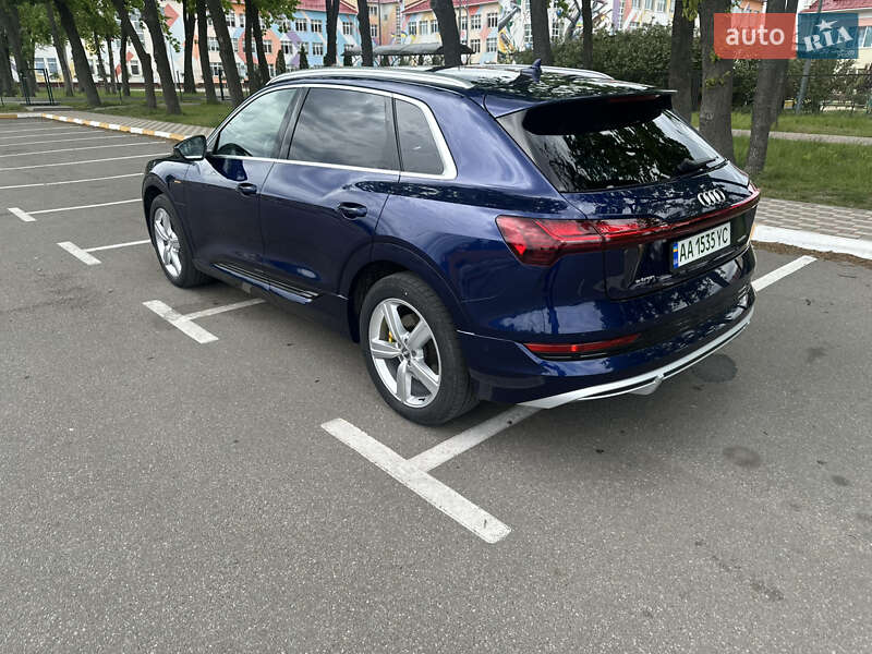 Внедорожник / Кроссовер Audi e-tron 2020 в Киеве