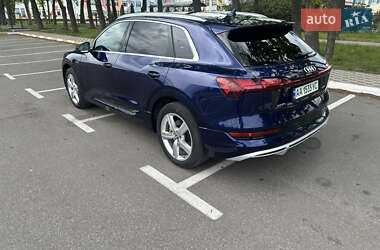 Внедорожник / Кроссовер Audi e-tron 2020 в 