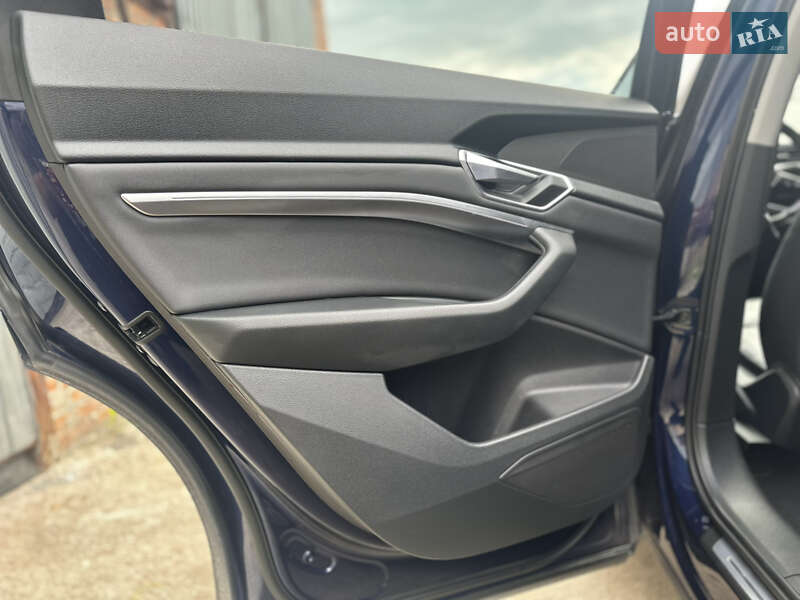 Внедорожник / Кроссовер Audi e-tron 2020 в Киеве