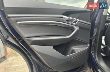 Внедорожник / Кроссовер Audi e-tron 2020 в 