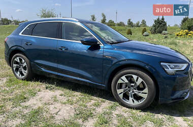 Позашляховик / Кросовер Audi e-tron 2020 в Дніпрі