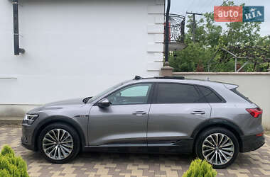 Внедорожник / Кроссовер Audi e-tron 2020 в 