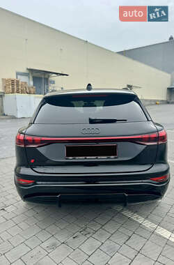 Позашляховик / Кросовер Audi e-tron 2024 в 