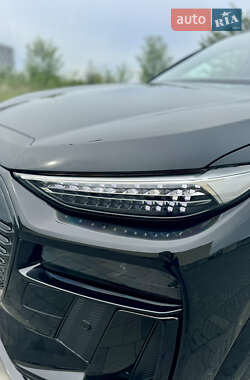 Позашляховик / Кросовер Audi e-tron 2024 в 