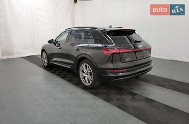 Внедорожник / Кроссовер Audi e-tron 2020 в 